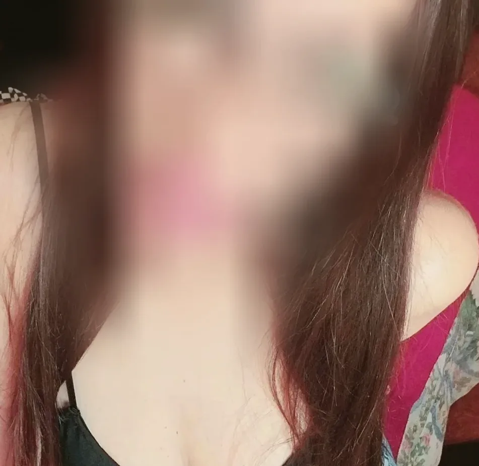 Büsra, 37