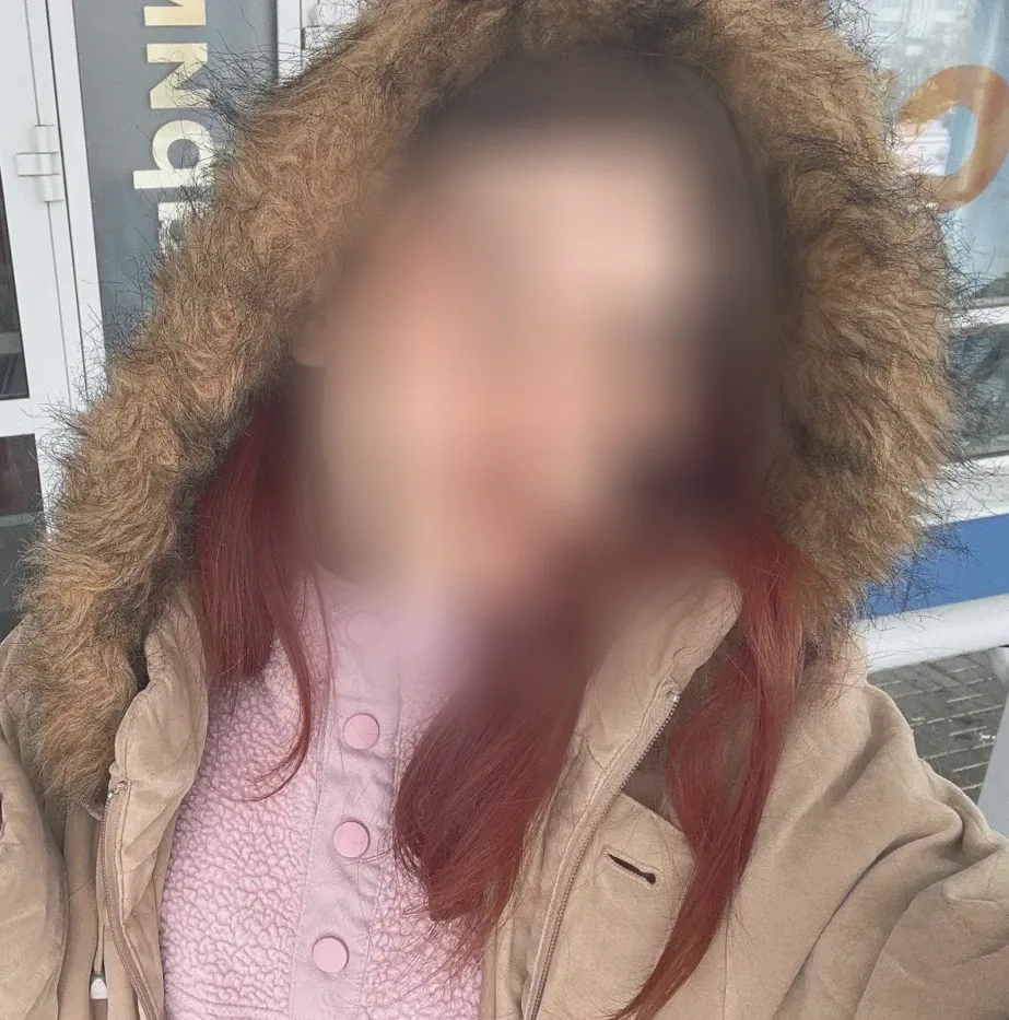 Claudia, 22