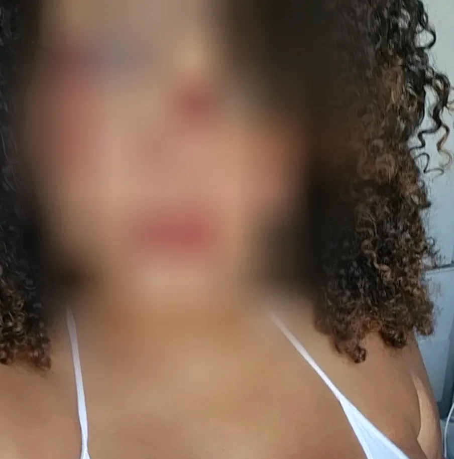 Larissa, 33