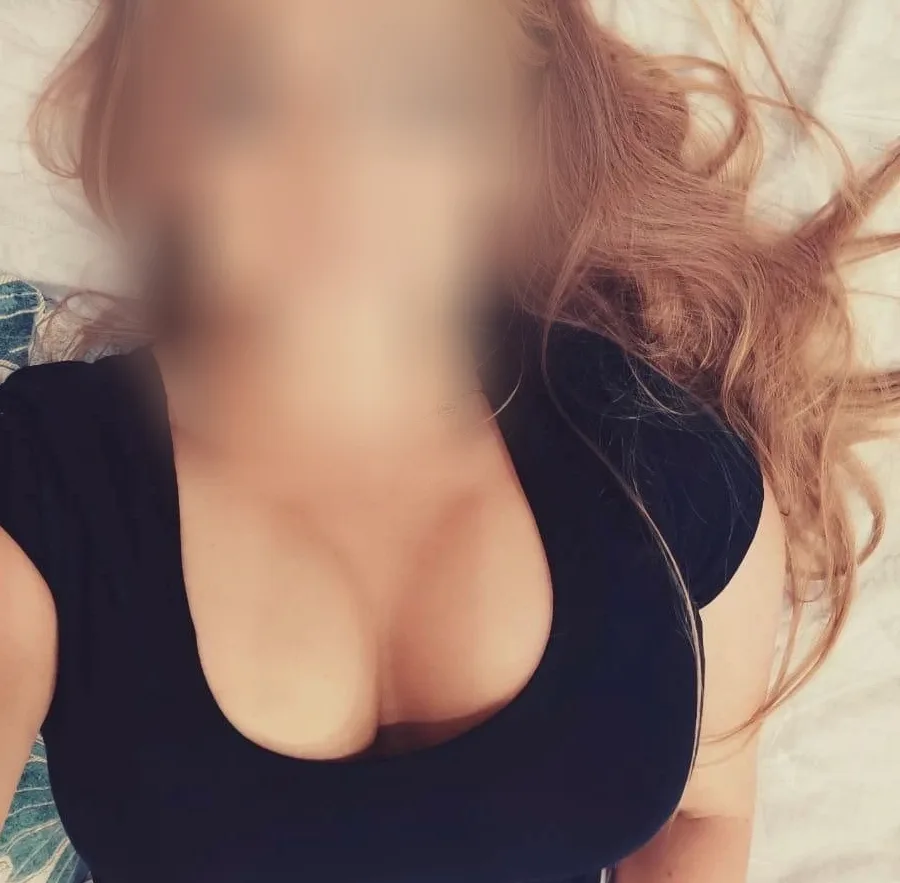 Simone, 32